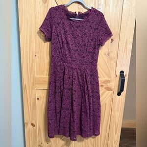 Elegant Lace Midi Dress in Deep Purple